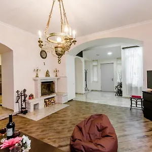 Comfortable House On Marjanishvili تبليسي